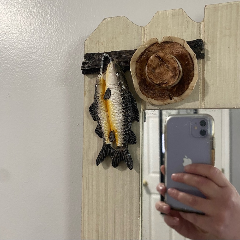 Rustic Beige Wall Mirror with Nautical Decor - Picture 4 of 7